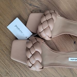 Stradivarious shoe size 7.5 Camel colored